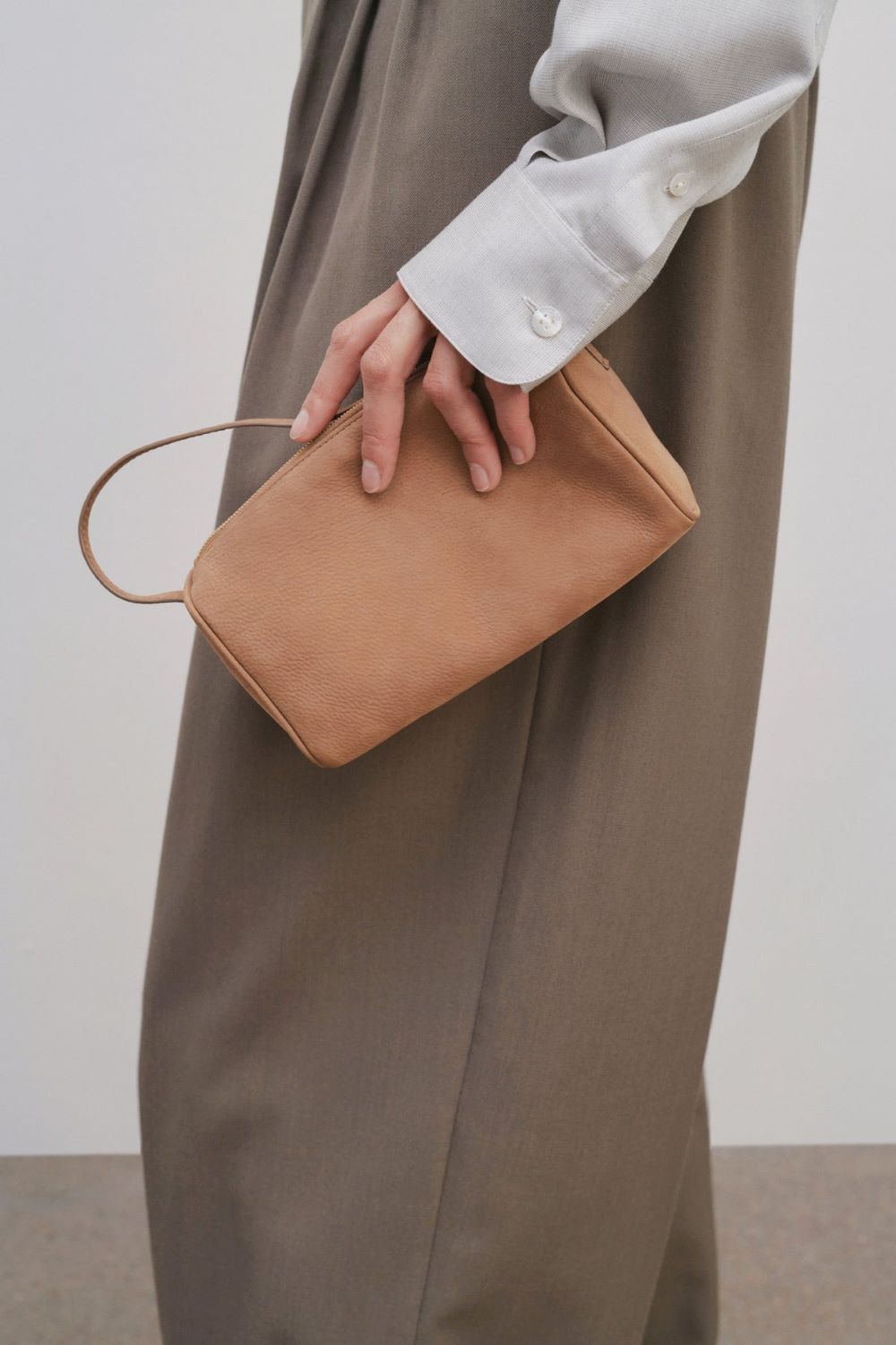 Buy Tote bags The Row 90 s Bag in Nubuck W1281 L85 Luxury