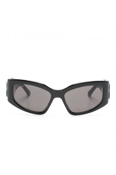 Bossy cat-eye sunglasses