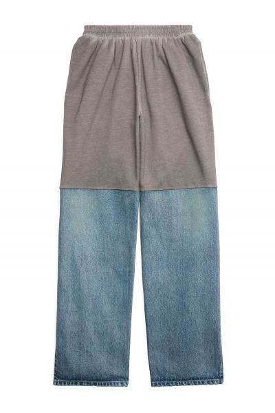 PATCHED SWEATPANTS IN LIGHT BLUE